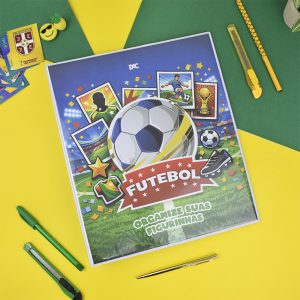 5625_Fichário Universitário Porta Cards_Futebol_Ambientada_frente